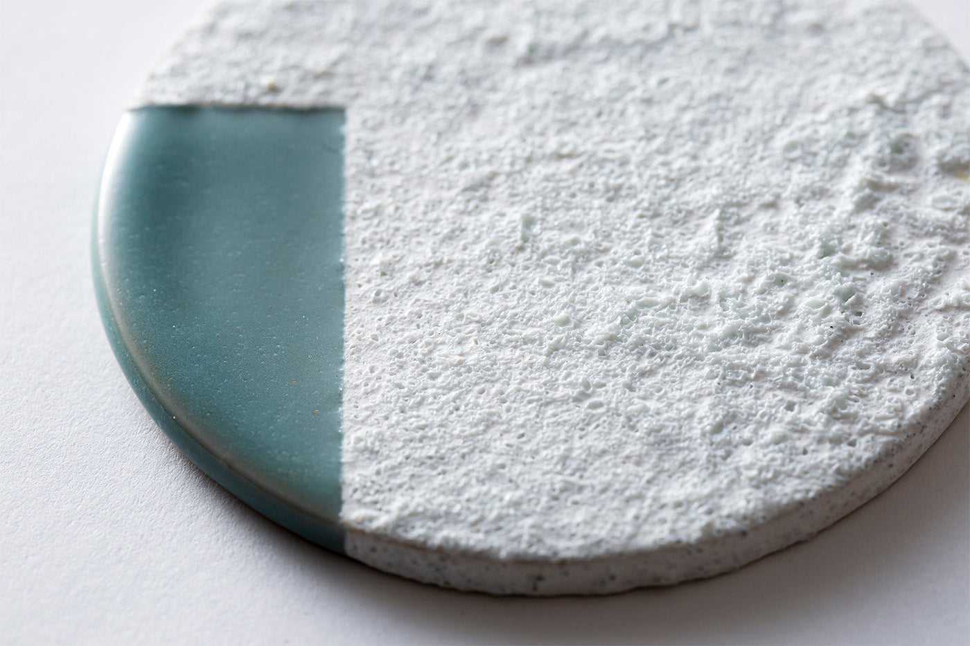 AROMA PLATE:ROUGH WHITE × MINT GREEN