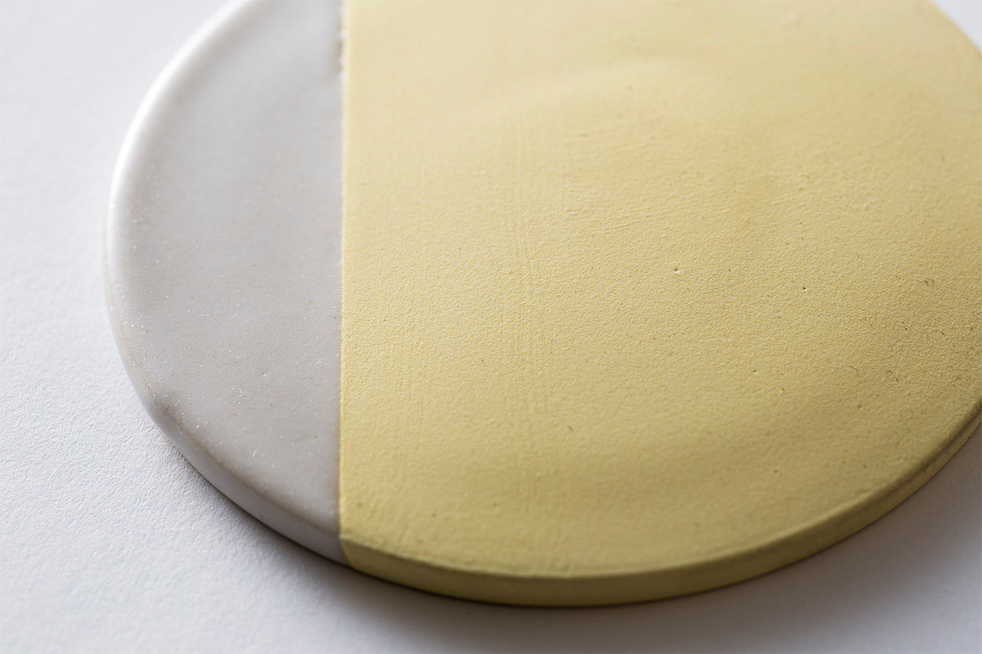 AROMA PLATE:PALE YELLOW × COOL GRAY