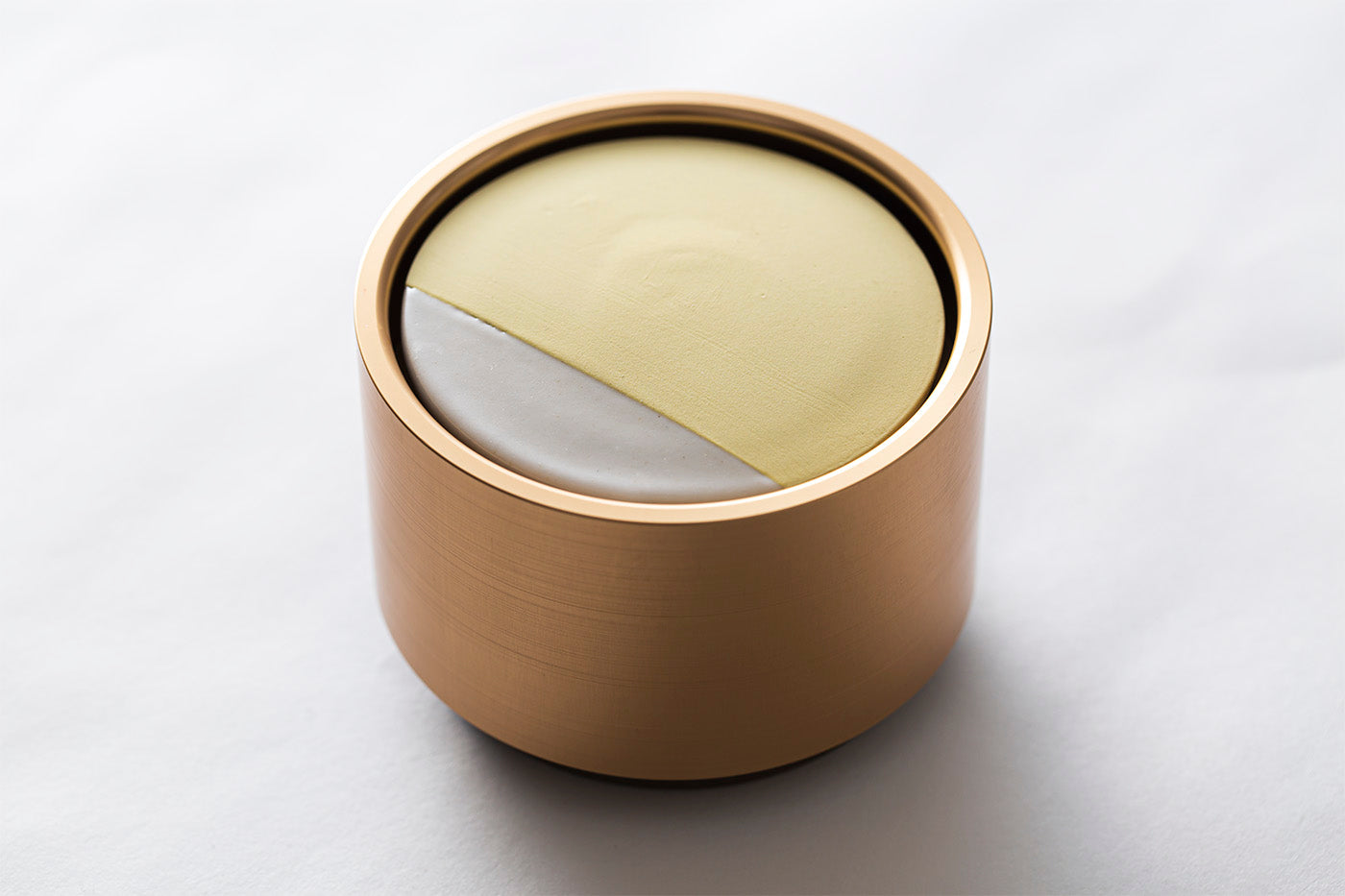 AROMA PLATE:PALE YELLOW × COOL GRAY