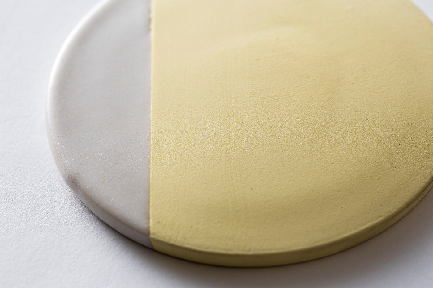 AROMA PLATE：PALE YELLOW × COOL GRAY